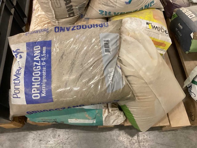 Partij bouwstoffen - afbeelding 9 van  15