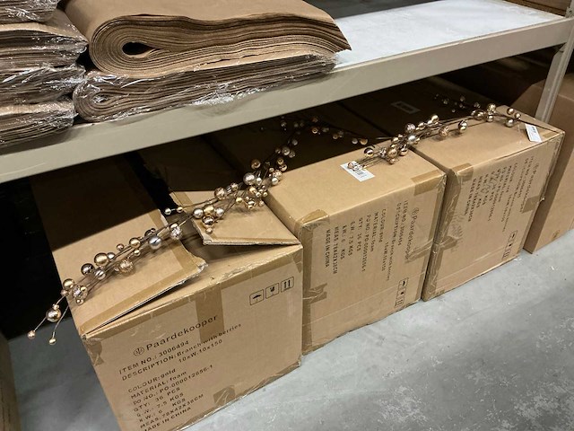 Partij branch with berries 10xw10x150 gold (108x) - afbeelding 1 van  4