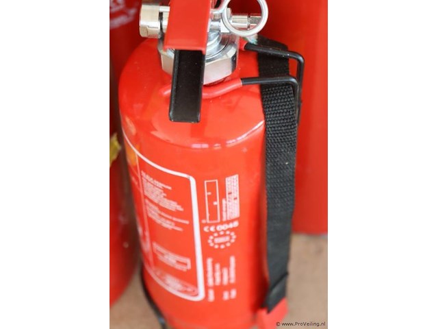 Partij brandblussers, diverse soorten o.a. 6kg abc poeder & 9ltr schuim - afbeelding 4 van  7
