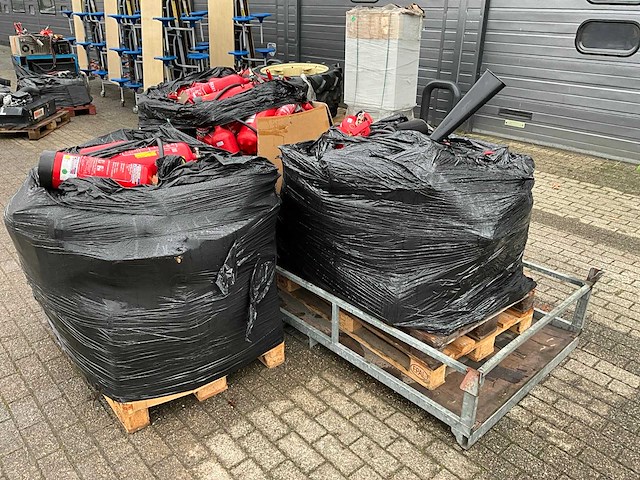Partij brandblussers - afbeelding 3 van  6