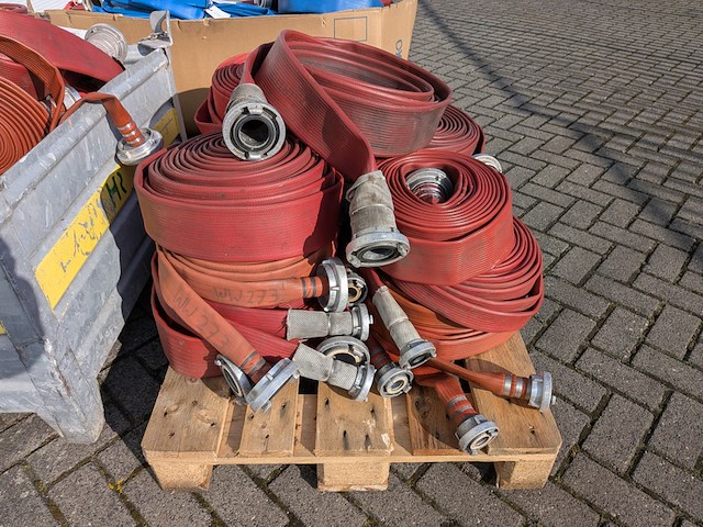 Partij brandslangen - afbeelding 4 van  9