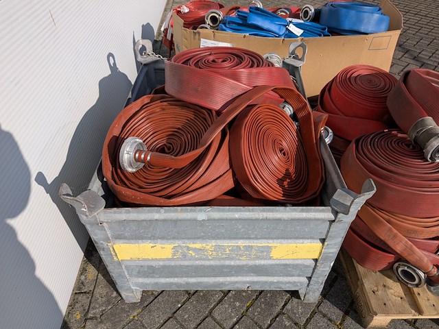 Partij brandslangen - afbeelding 5 van  9