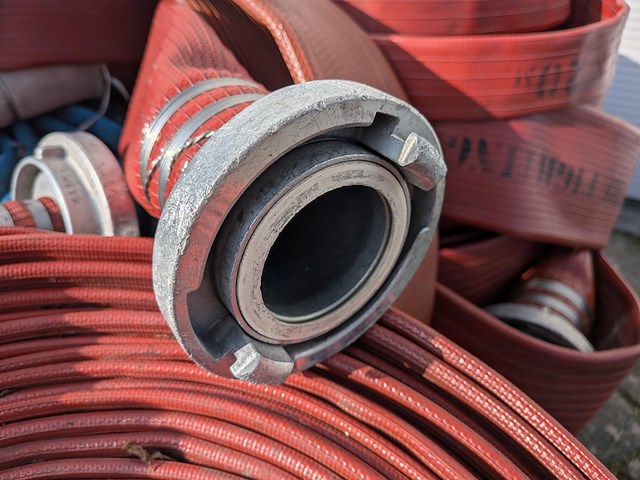 Partij brandslangen - afbeelding 8 van  9