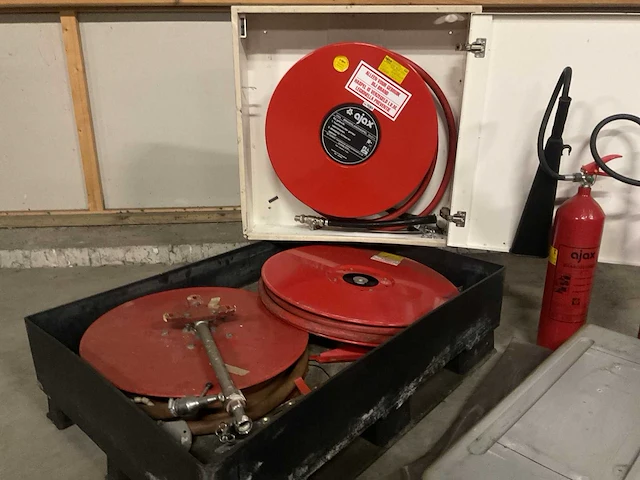 Partij brandveiligheidsmaterieel - afbeelding 2 van  4