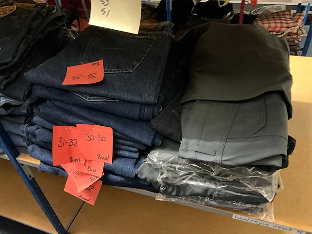 Partij broeken en overals - afbeelding 7 van  22