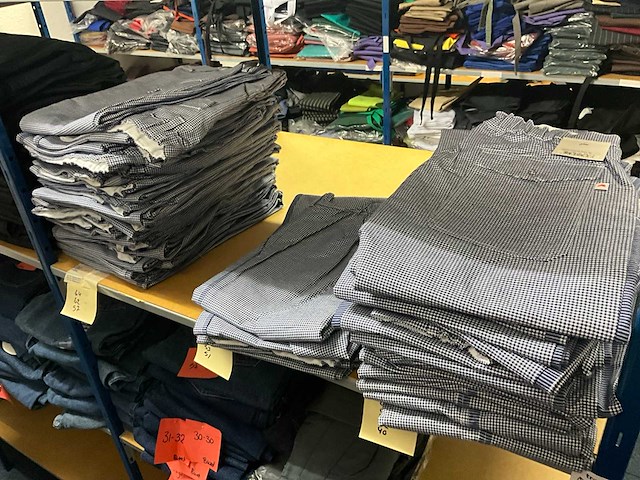 Partij broeken en overals - afbeelding 8 van  22