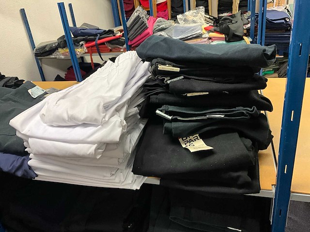 Partij broeken en overals - afbeelding 11 van  22