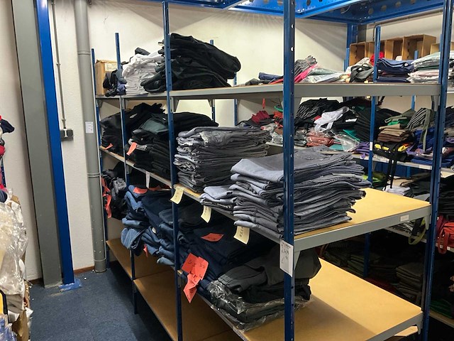 Partij broeken en overals - afbeelding 16 van  22