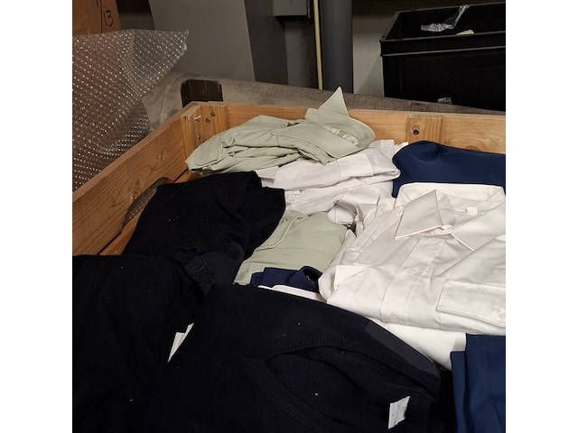 Partij broeken en overhemden - afbeelding 4 van  10