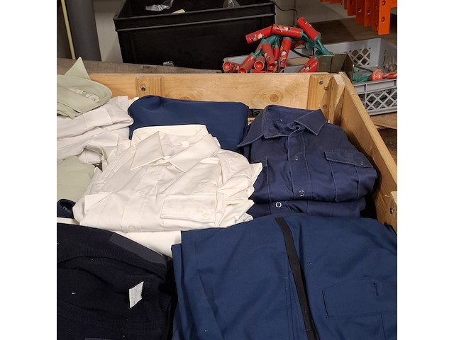 Partij broeken en overhemden - afbeelding 5 van  10