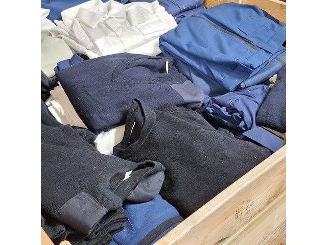 Partij broeken en overhemden - afbeelding 10 van  10