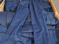 Partij broeken, overhemden en diverse kleding - afbeelding 5 van  7