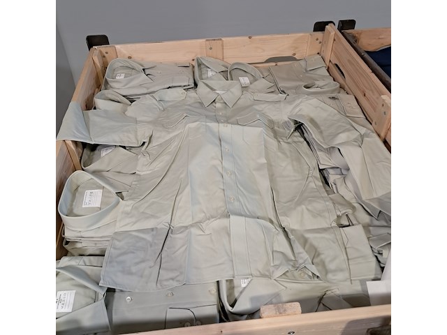 Partij broeken, pantalons en overhemden - afbeelding 6 van  7