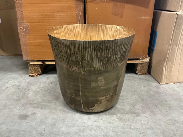 Partij bronzen metalen plantenbakken 37xh35,5cm (20x) - afbeelding 1 van  5