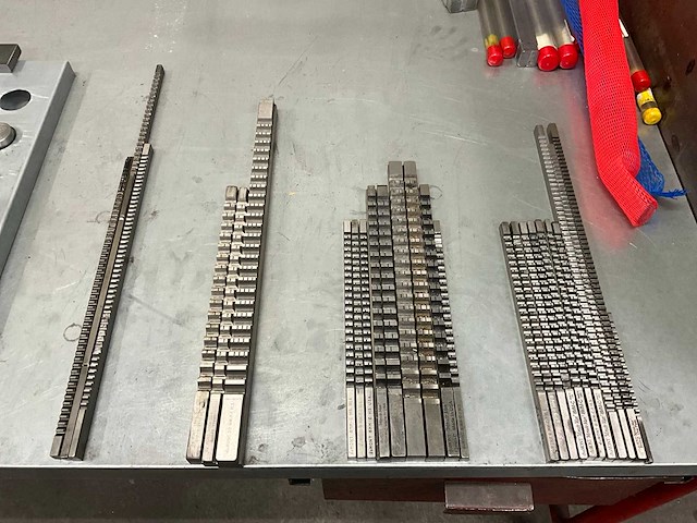 Partij brootsgereedschappen - afbeelding 2 van  7