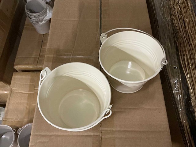 Partij bucket sevilla zinc ø11,7xh9cm es10.5 cream gloss (930x) - afbeelding 2 van  5