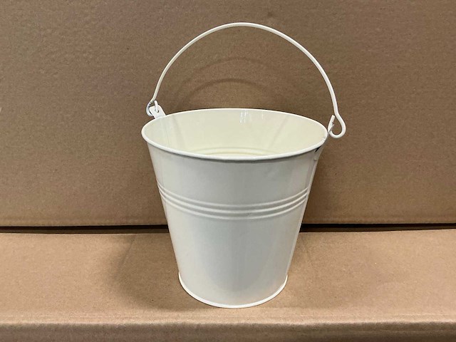 Partij bucket sevilla zinc ø15,5xh14,8cm es14/15 cream gloss (340x) - afbeelding 1 van  3