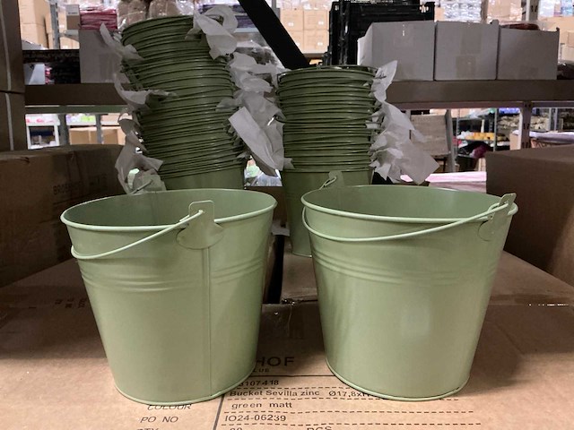 Partij bucket sevilla zinc ø17,8xh15,8cm es17 green matt (998x) - afbeelding 1 van  3