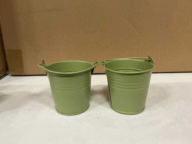 Partij bucket sevilla zinc ø6,3xh5,7cm es5,5 green matt (740x) - afbeelding 1 van  5