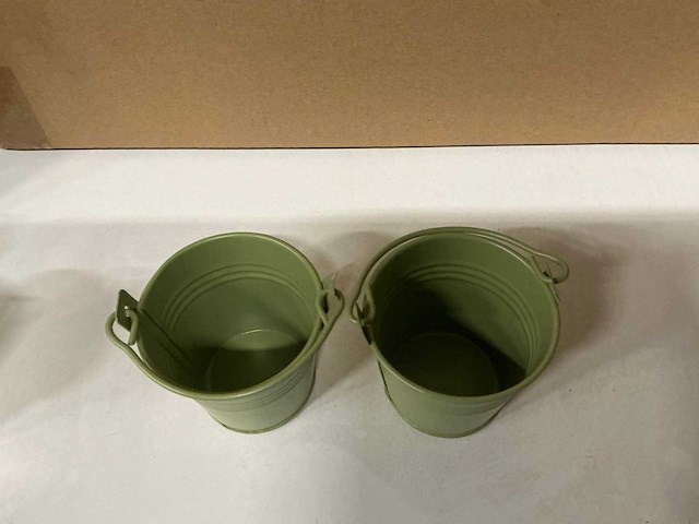 Partij bucket sevilla zinc ø6,3xh5,7cm es5,5 green matt (740x) - afbeelding 2 van  5