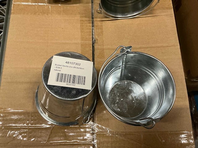 Partij buckets sevilla zinc natural ø9.6xh8cm (1950x) - afbeelding 4 van  5