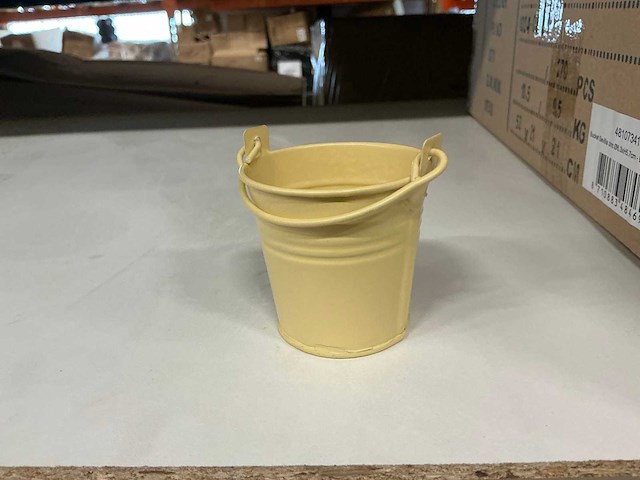 Partij buckets sevilla zinc yellow mat ø6,3xh5,7cm es5,5 (540x) - afbeelding 1 van  3