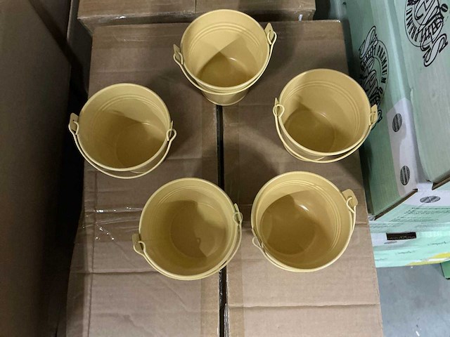 Partij buckets sevilla zinc yellow mat ø9.6xh8cm (1080x) - afbeelding 4 van  6