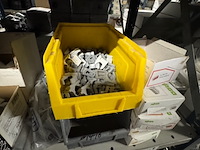 Partij buisklemmen en installatiemateriaal - afbeelding 2 van  15