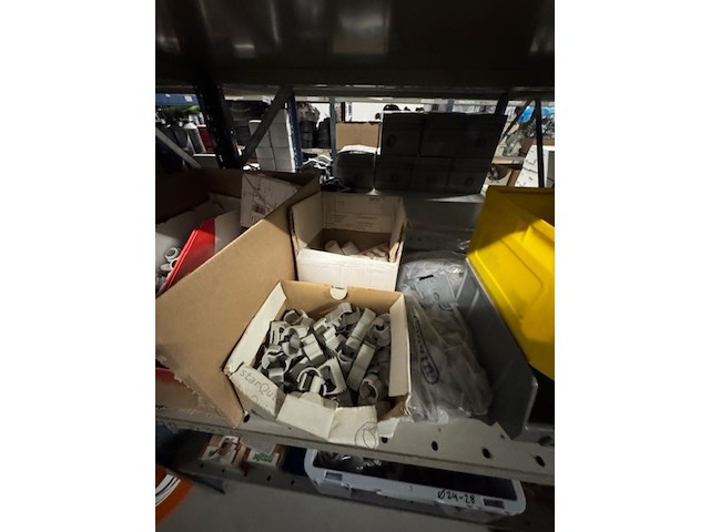 Partij buisklemmen en installatiemateriaal - afbeelding 3 van  15