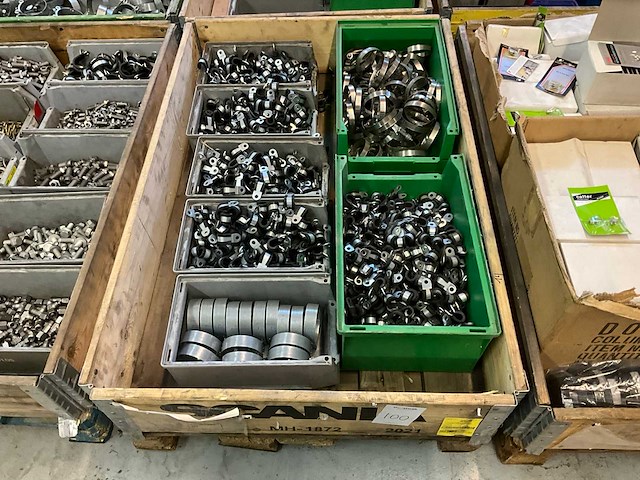 Partij buisklemmen - afbeelding 1 van  6