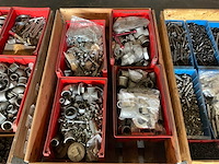 Partij buiskoppelingen en bevestigingsmateriaal - afbeelding 1 van  4