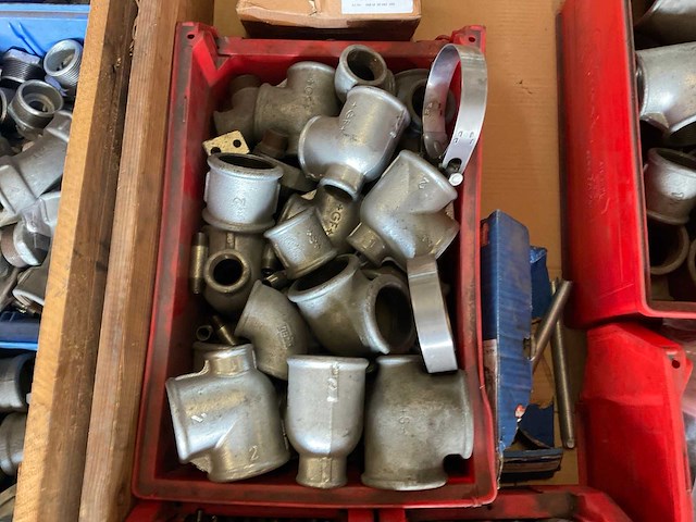 Partij buiskoppelingen en bevestigingsmateriaal - afbeelding 2 van  6