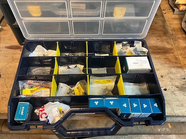 Partij buitenboordmotor onderdelen - afbeelding 7 van  7