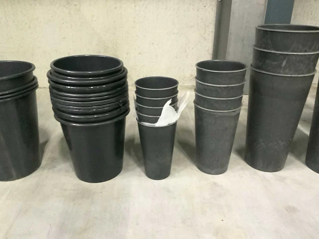 Partij buitenpotten - afbeelding 4 van  7