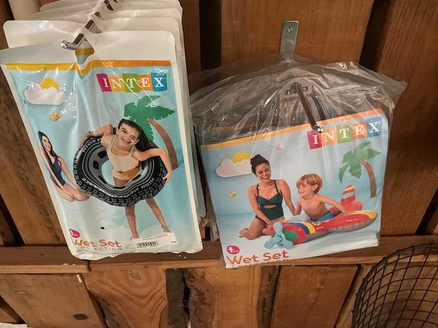 Partij buitenspeelgoed - afbeelding 13 van  14