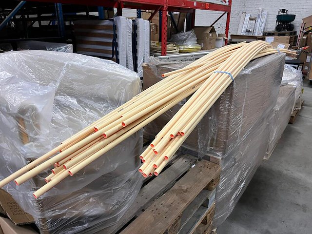 Partij buizen elektra/stroom - afbeelding 1 van  7