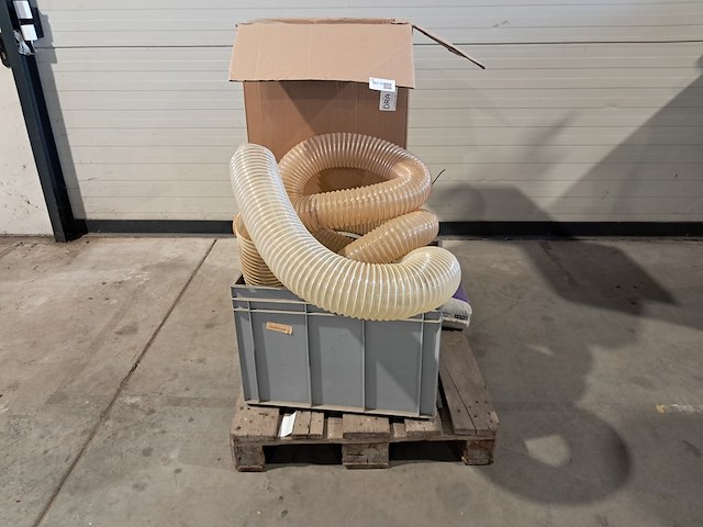 Partij buizen en slangen - afbeelding 1 van  7