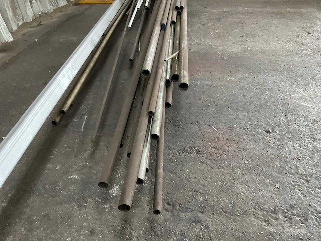 Partij buizen - afbeelding 3 van  6