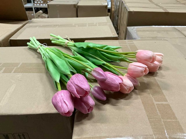 Partij bunch of tullips closed 39cm pink & purple 7/bun (115x) - afbeelding 1 van  5