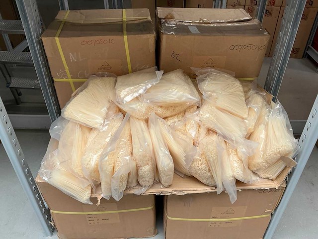 Partij bundelbanden 142x2.5mm (325000x) - afbeelding 1 van  3