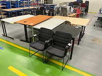 Partij bureau’s en stoelen - afbeelding 1 van  6