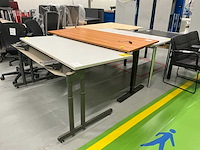 Partij bureau’s en stoelen - afbeelding 5 van  6