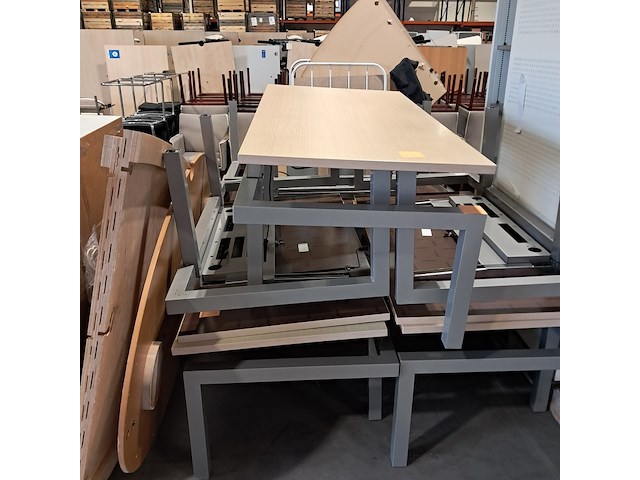 Partij bureaus en tafels, o.a. kembo - afbeelding 1 van  6