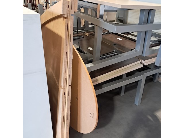 Partij bureaus en tafels, o.a. kembo - afbeelding 3 van  6