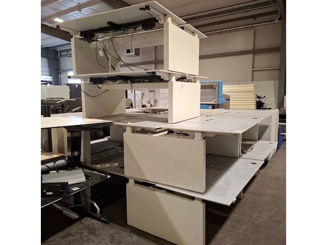 Partij bureau's, o.a. linak - afbeelding 4 van  5