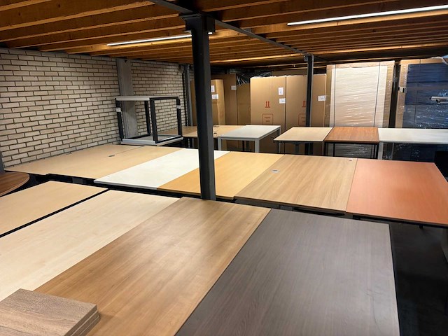 Partij bureaus - afbeelding 6 van  6