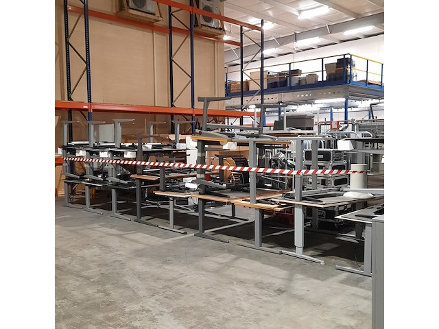 Partij bureau's - afbeelding 1 van  9