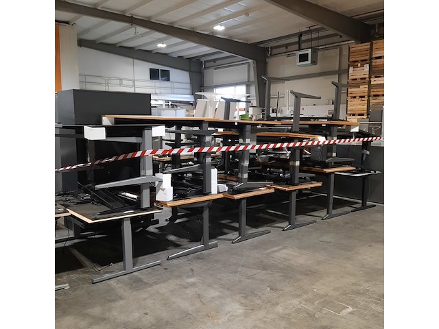 Partij bureau's - afbeelding 1 van  10