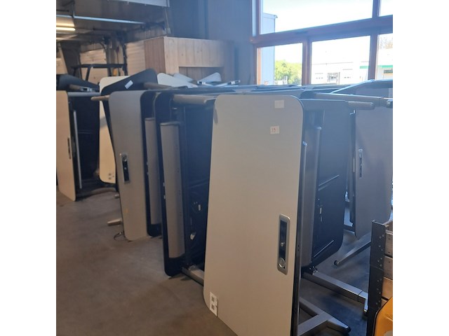 Partij bureaus - afbeelding 4 van  12