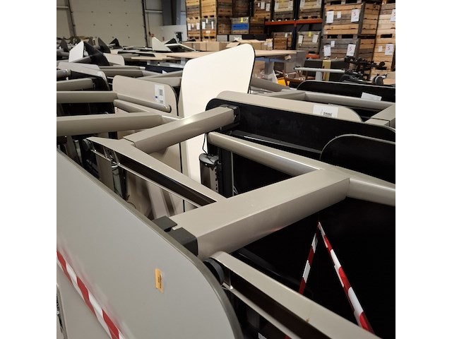 Partij bureaus - afbeelding 6 van  6